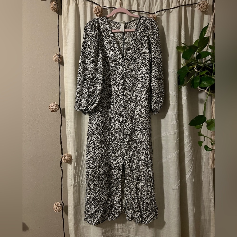 *sold* H&M ditsy floral button front midi dress